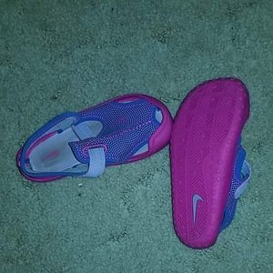 Nike toddler sandals